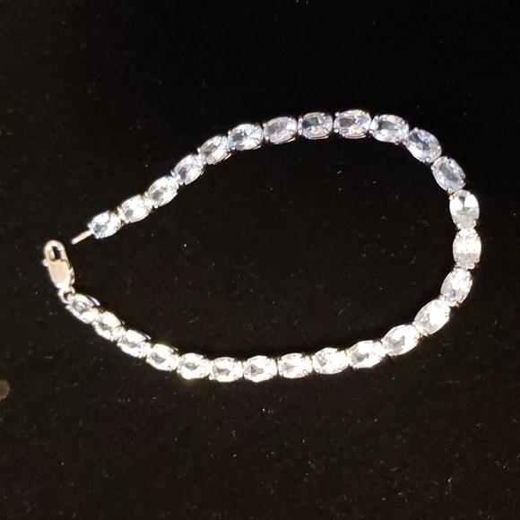 Baby Swiss blue topaz 11 carat tennis bracelet - Picture 6 of 7